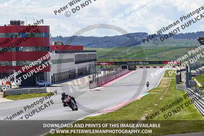cadwell no limits trackday;cadwell park;cadwell park photographs;cadwell trackday photographs;enduro digital images;event digital images;eventdigitalimages;navarra;no limits trackdays;peter wileman photography;racing digital images;trackday digital images;trackday photos